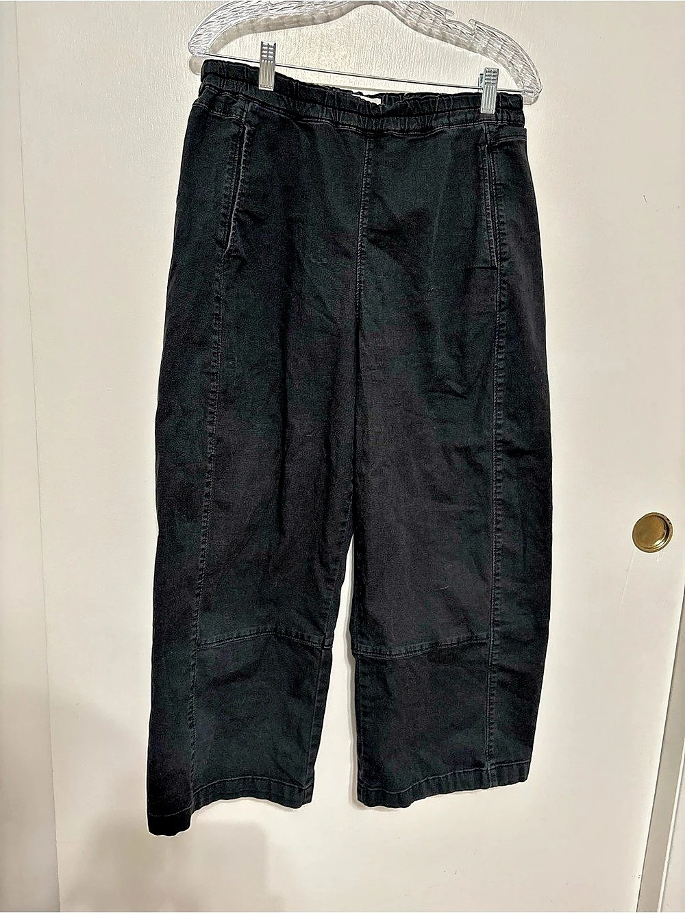 PILCRO Relaxed Pull-On Barrel Pants Wide Leg Cotton Pants in Black Size Medium